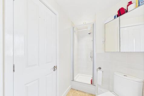 FAMILY BATHOOM