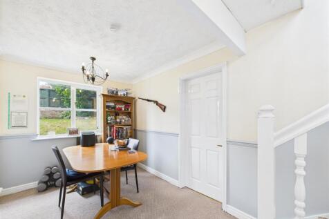 Entrance Hall/Dining Room