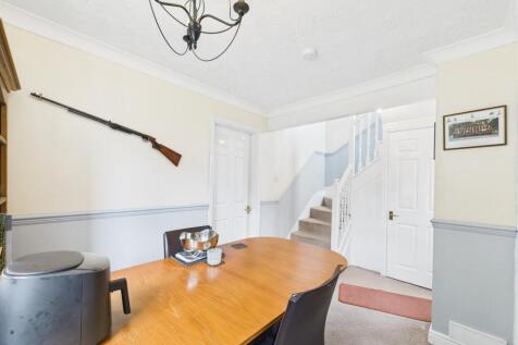Entrance Hall/Dining Room