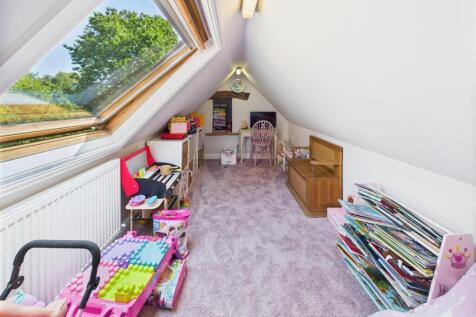 PLAY ROOM / HOME OFFICE