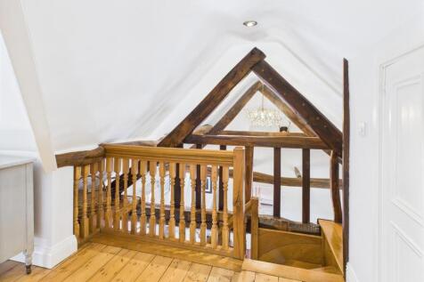 SECOND FLOOR LANDING