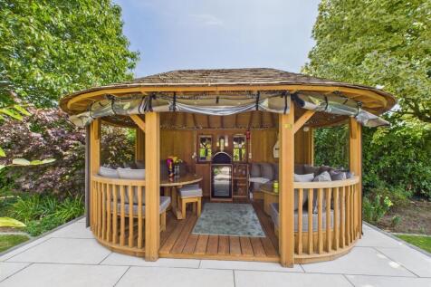 PIZZA PAVILLION