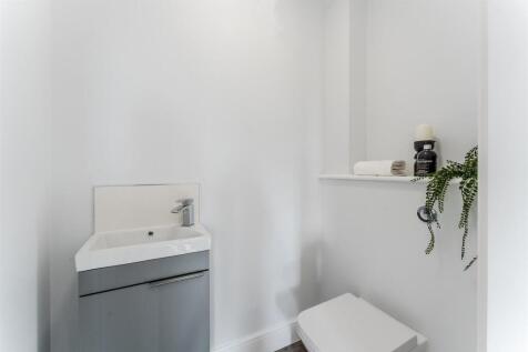 Cloakroom/WC