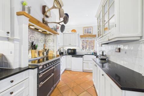 KITCHEN / BREAKFAST ROOM