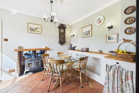 KITCHEN / BREAKFAST ROOM
