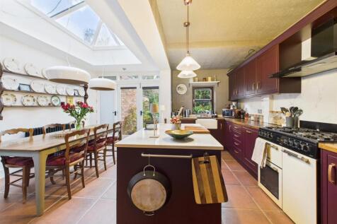 OPEN PLAN LIVING KITCHEN