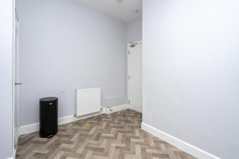 12 (1-0) Cleghorn Street, Dundee, DD2 2NR (17)