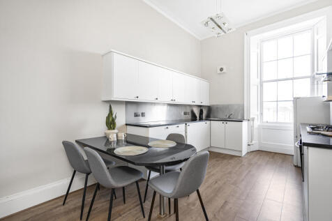 21 (2f1) Leopold Place, Edinburgh, EH7 5LB (5).JPG