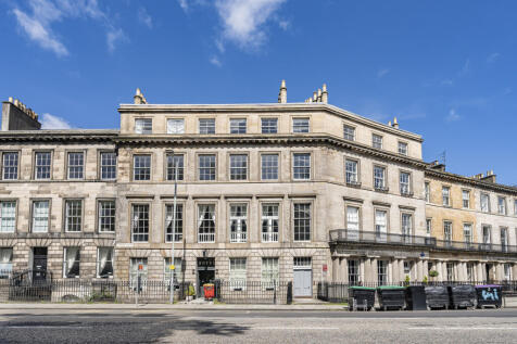 21 (2f1) Leopold Place, Edinburgh, EH7 5LB (34).JP