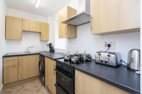 21 (15) Forebank Road, Dundee