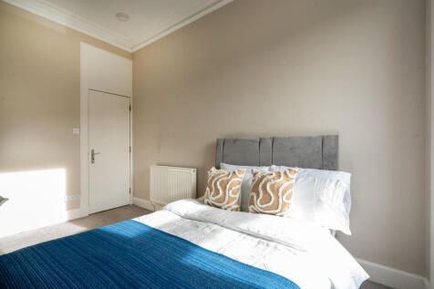 17 (2f1) Royal Park Terrace, Edinburgh, EH8 8JB (2