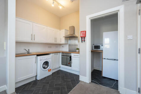 17 (2f1) Royal Park Terrace, Edinburgh, EH8 8JB (1