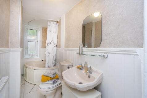 129 (1f2) Garthland Drive, Glasgow (4)