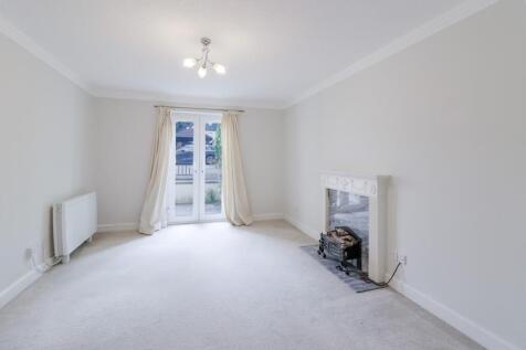 Living Room b.jpg