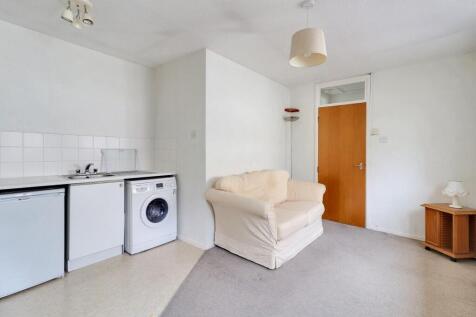 Living Room b.jpg
