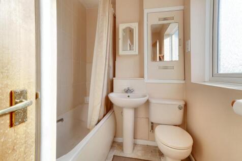 Bathroom.jpg