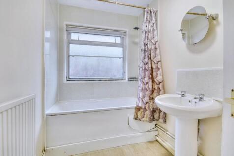 Bathroom.JPG