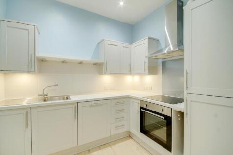 Kitchen 2.jpg
