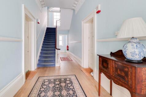 Hallway 3.jpg