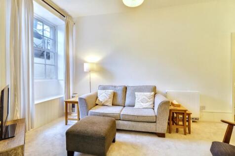 Living Room b.JPG