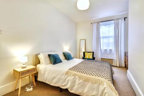 Bedroom b.JPG