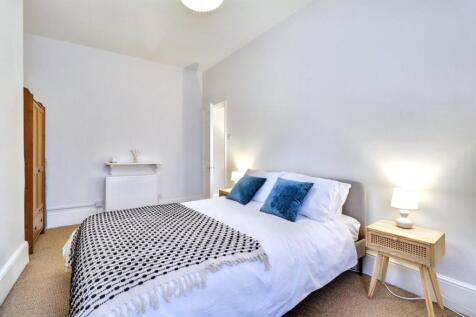 Bedroom c.JPG