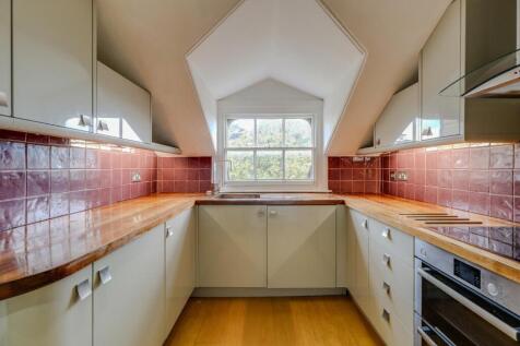 Kitchen a.jpg