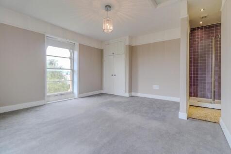 Bedroom 1a.jpg