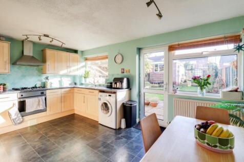 Kitchen (2).jpg