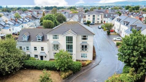 2-bed-flat-cheltenham-elevated-3.jpg