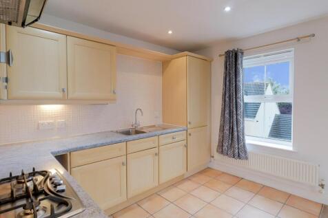 2-bed-flat-cheltenham-15.jpg