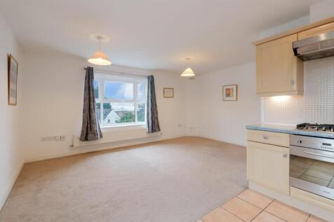 2-bed-flat-cheltenham-13.jpg