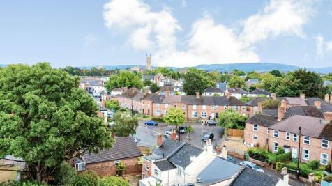2-bed-flat-cheltenham-elevated-4.jpg