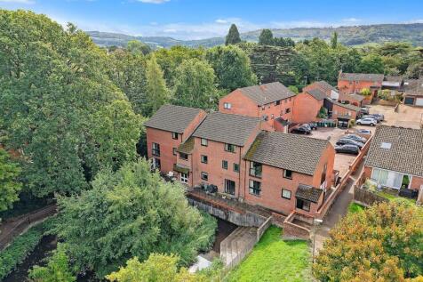 2-bed-flat-charlton-kings (4).jpg