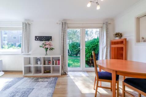 Living Room a.jpg