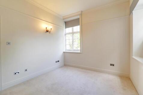 Bedroom .jpg