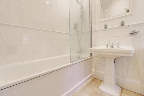 Bathroom (2).jpg