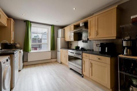 Kitchen b.jpg