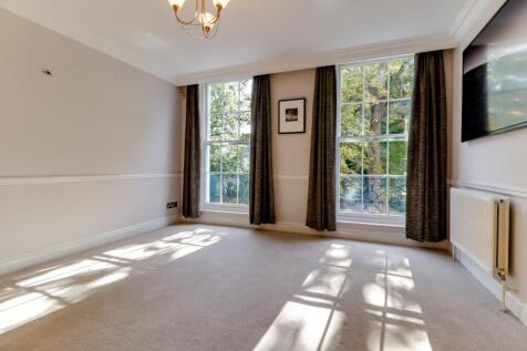 Living Room a.jpg