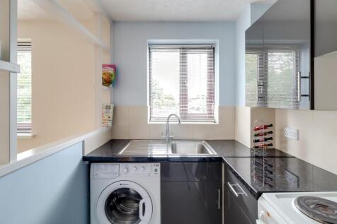 Kitchen (2).jpg