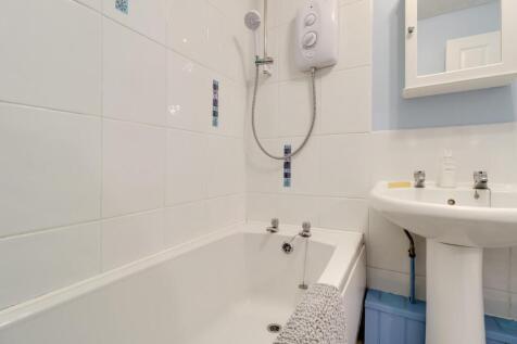 Bathroom (4).jpg