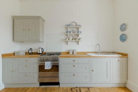 Kitchen d.jpg