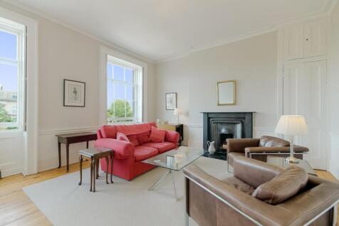 Living Room a.jpg
