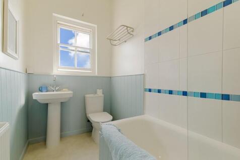 Bathroom.jpg
