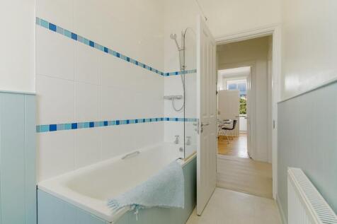 Bathroom b.jpg