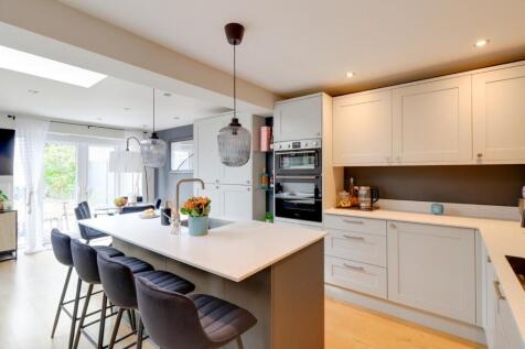 Kitchen (3).jpg