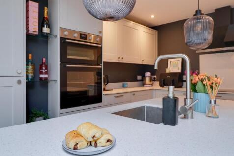 Kitchen (10).jpg