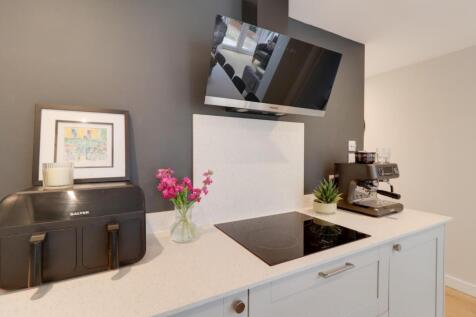 Kitchen (2).jpg