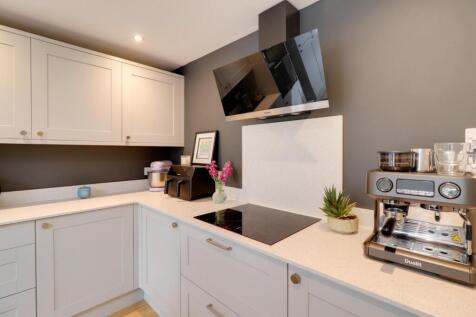 Kitchen (1).jpg