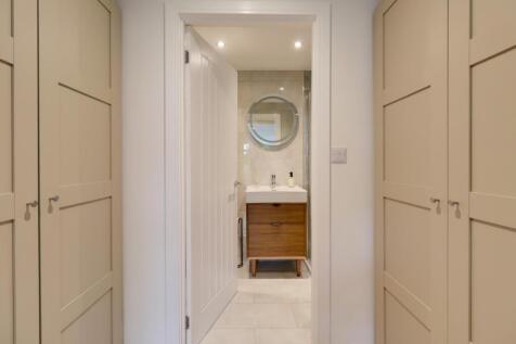 Bedroom One (11).jpg